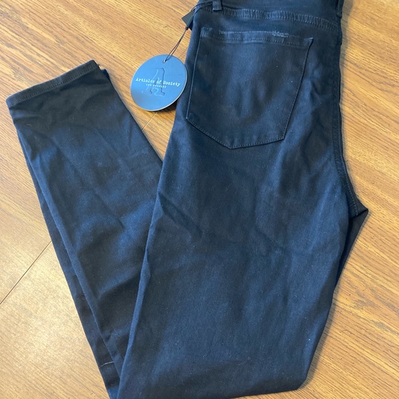 Articles Of Society Women’s Pants. - Picture 10 of 10